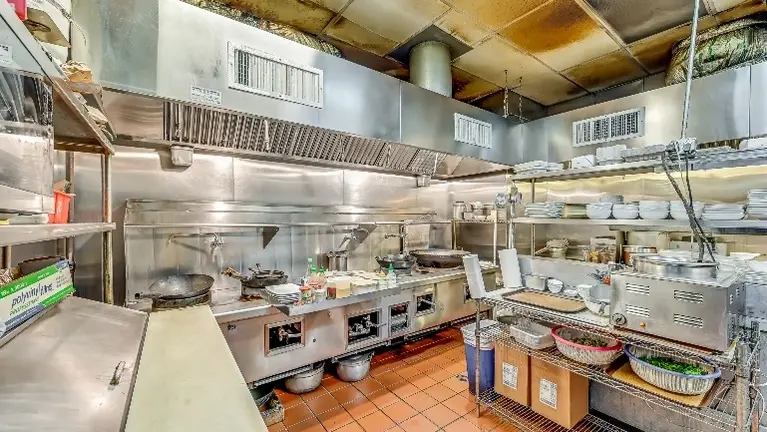 Kitchen 12', 10', & 6' won ton noodle station