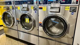AVAILABLE! Laundromat & Building, North East side, Chicago