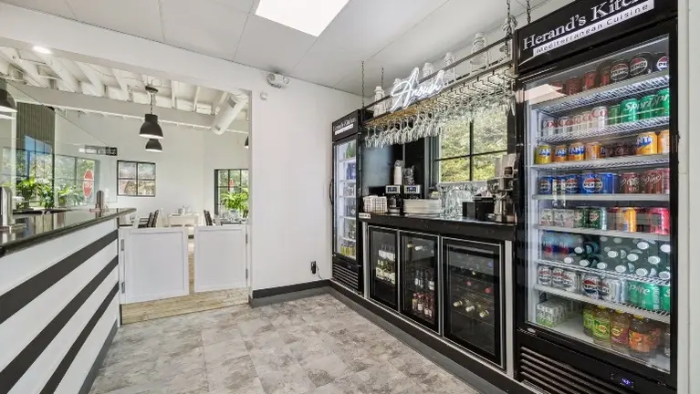 Coffee bar/drink Fridge Coffee bar/drink Fridge