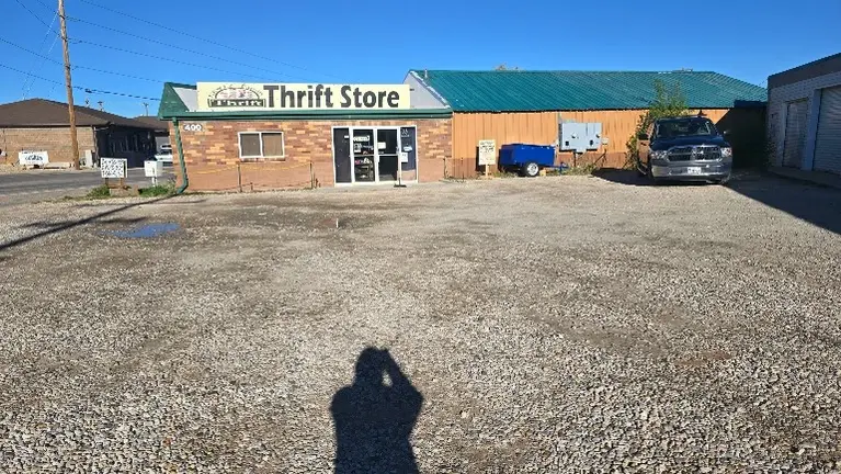 Front of the store and parking in front