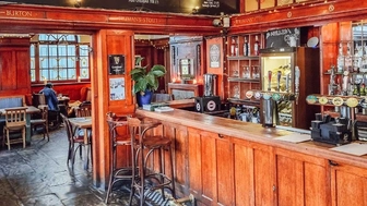 High-Volume Downtown Eugene Restaurant & Bar – Turnkey Opportunity