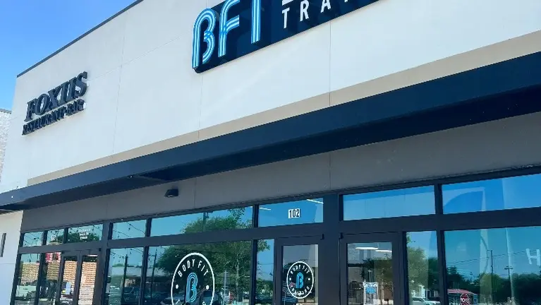 Located in Murphy’s newest retail center, benefiting from high traffic and growing local demand