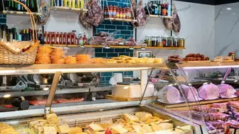 Well-Established Neighborhood Deli And Market For Sale