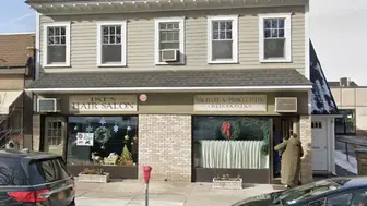 Amazing Opportunity to Own An Established Salon in a Great Location!