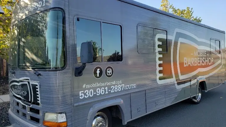 Mobile Lounge or Barbershop Mobile Lounge or Barbershop