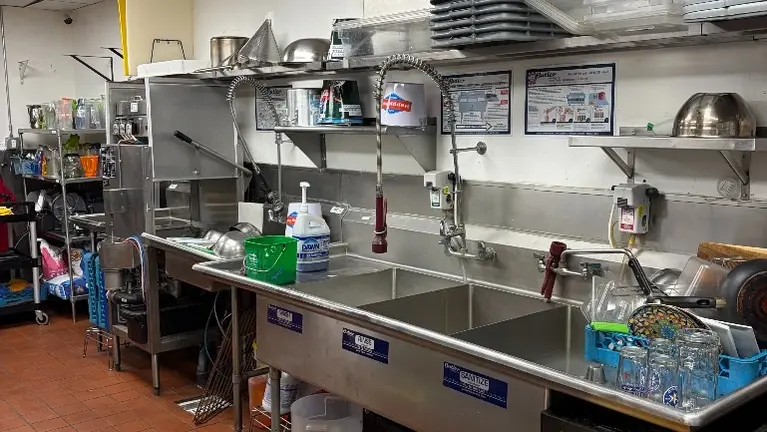 Dishwasher + 3 compartment sink Dishwasher + 3 compartment sink