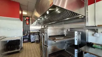 Turnkey Pizza Restaurant in Woodland Hills Shopping Center - Equipped!