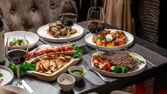 65K Weekly NYC Steakhouse + Seafood Restaurant | Full Liquor License