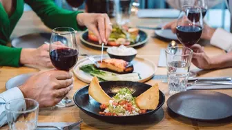 $40K Weekly Restaurant | Full Liquor License | Prime Subway Location