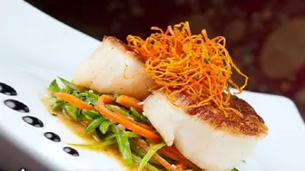 Upscale Restaurant in Affluent Community