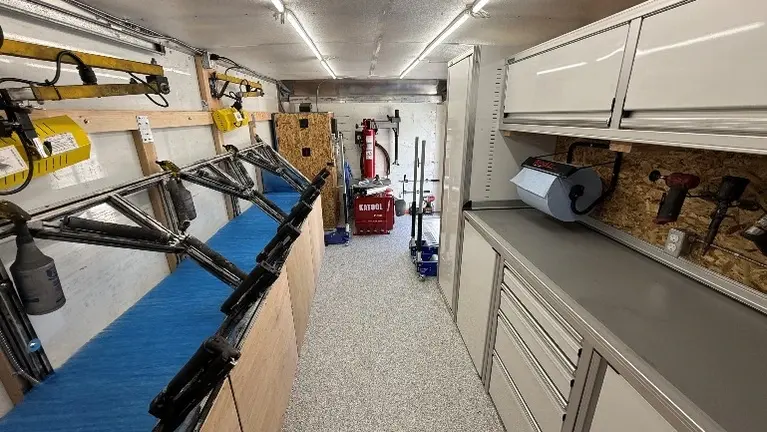 Mobile Box Truck