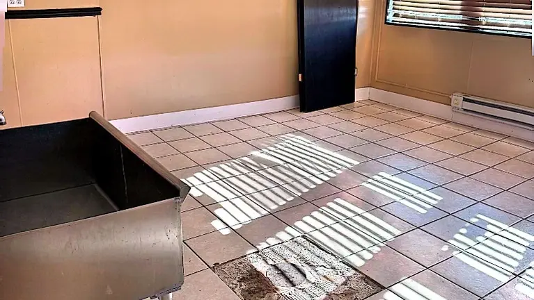 Prep Area & Ice Cream Window Prep Area & Ice Cream Window