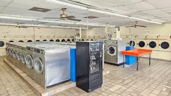 The Realty TX Laundromat Washateria | Houston Heights