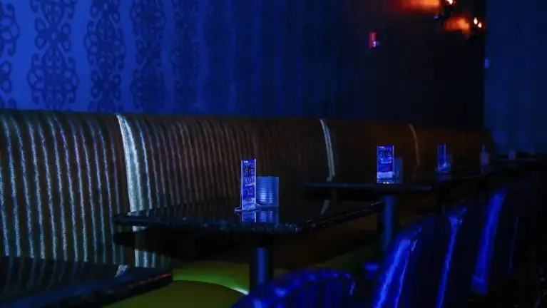 Stylish booths for guests to relax and socialize. Stylish booths for guests to relax and socialize.