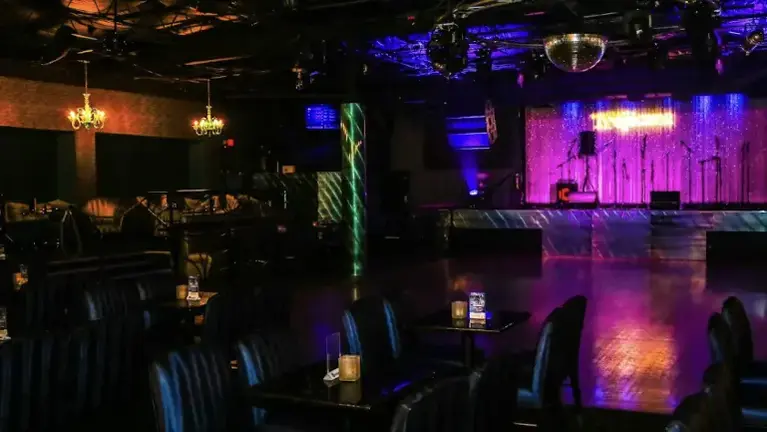 Spacious and modern club layout perfect for large events Spacious and modern club layout perfect for large events