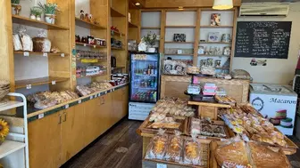 K-Bakery located right next to a market in La Cañada Flintridge