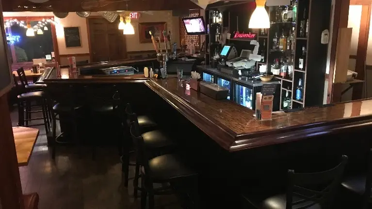 Bar 14 seats along with 4 booths