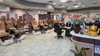 Nail Salon In SW Houston - Semi Absentee
