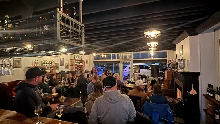 A good crowd is still easy to manage in this space, and nobody feels left out or relegated away from the entertainment