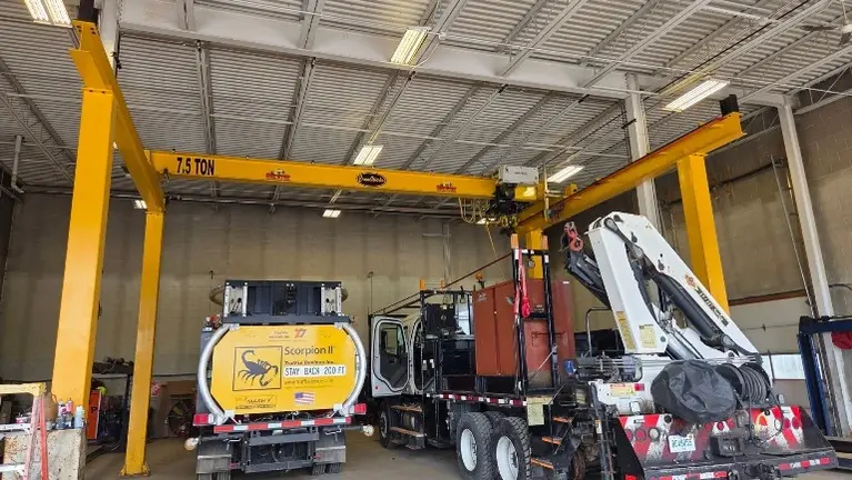 Bays 4 & 5 - 7.5 Ton Crane
