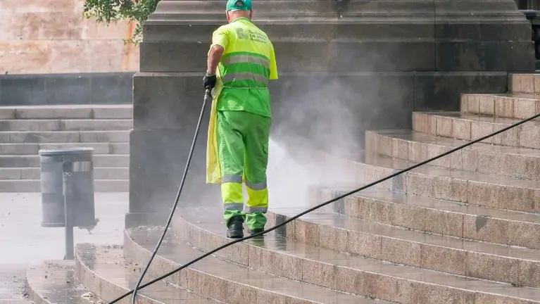 Pressure Washing-Commercial & Residential