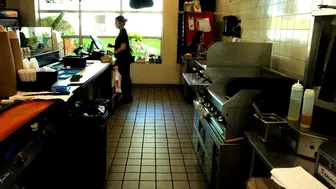 Turnkey Restaurant Opportunity in Doral – Prime Corner. Visa E2.