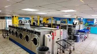 The Realty TX Laundromat Washateria | South Houston