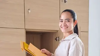 Successful Shipping & Packing Franchise Retailer for sale