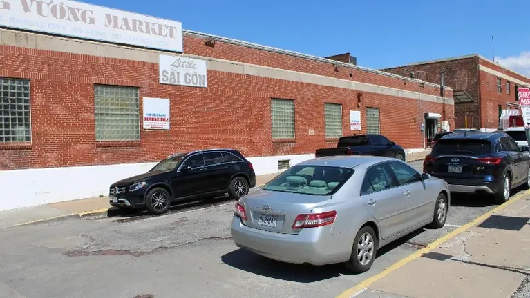 Entrance & Parking