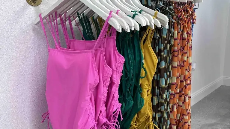 COLLECTION DISPLAY