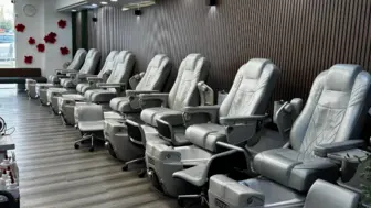 Nail Spa for sale-Prime location, High cash flow/trendy/turnkey