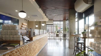 Turnkey Organic Juice Bar in Prime Crossroads Bellevue Location