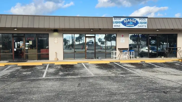 Street View Seaside Tavern