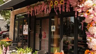 High-Revenue NYC Restaurant & Bar | Low Rent | Liquor License