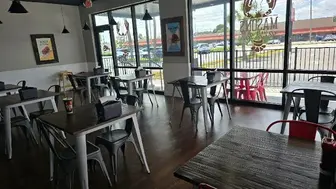 Great location for your concept!