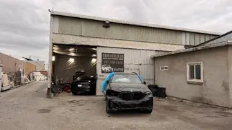 Well-located auto body shop with ~1800 sq ft of workspace