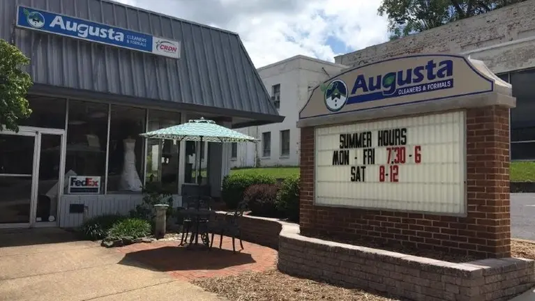 Great Signage & Entrance