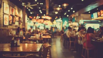 Howard County large restaurant with multiple bars