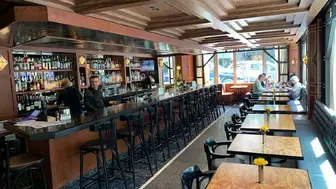 Turnkey Restaurant & Bar Opportunity in Nassau County – Live Music & S