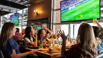 High-Volume Absentee-Owned Franchise Restaurant & Bar Opportunity