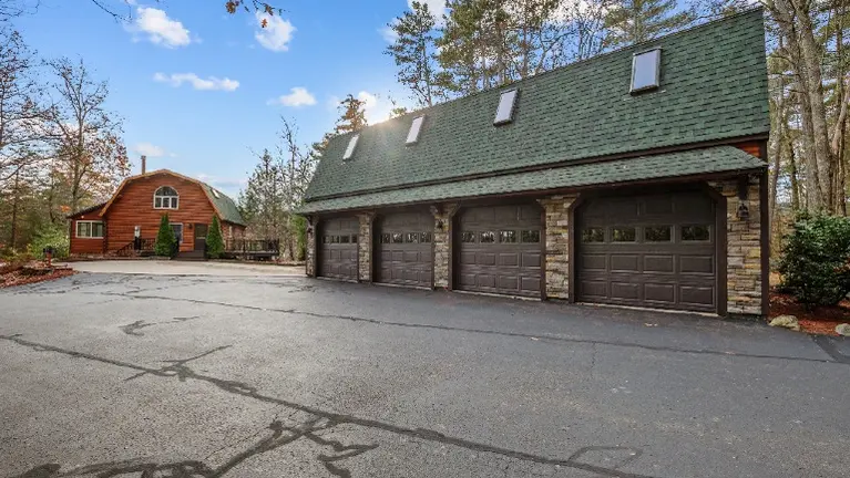 Deep 4 Bay Garage Plus Lift Deep 4 Bay Garage Plus Lift