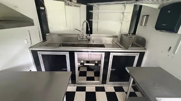 3 Tier compartment sink with hoze/nozzle