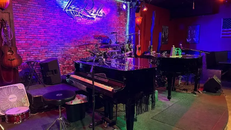 Stage Stage