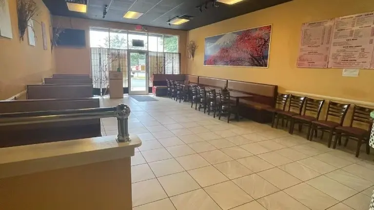 Dining/ Seating Area