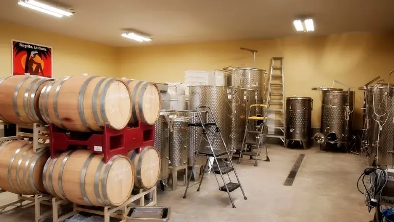 Winery Room Tanks & Kegs Winery Room Tanks & Kegs
