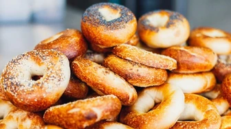 Absentee Run Iconic Bagel Store & Deli in Middlesex County,New Jersey