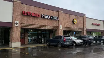 Busy nail salon in prime location