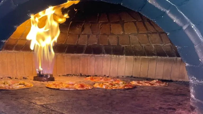 This 53 oven can fit up to 14 10 pies at a time! This 53 oven can fit up to 14 10 pies at a time!