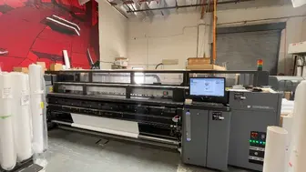 OYO print shop with lots of potential to grow