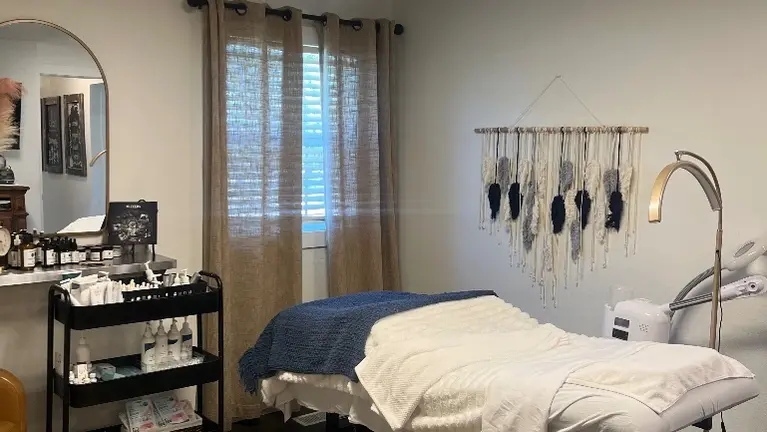 facial room